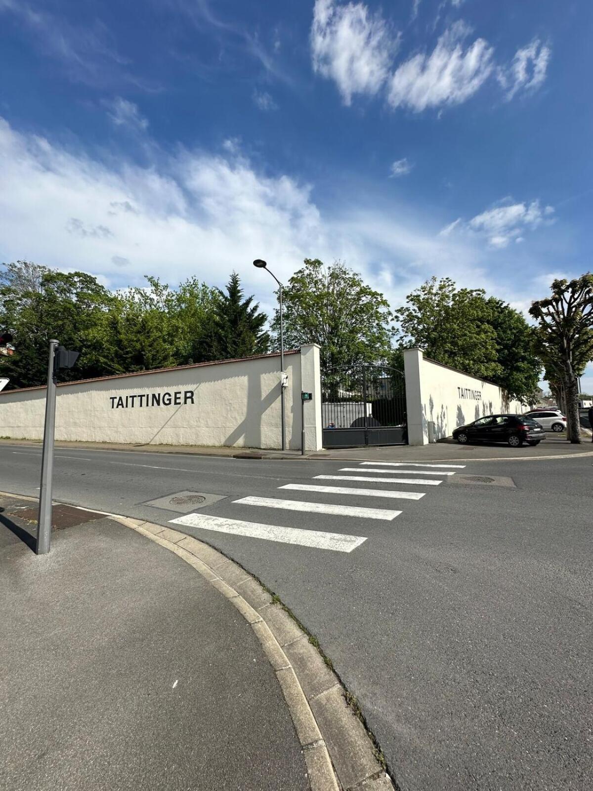 Au Coeur Du Quartier Taittinger Apartment Reims Luaran gambar
