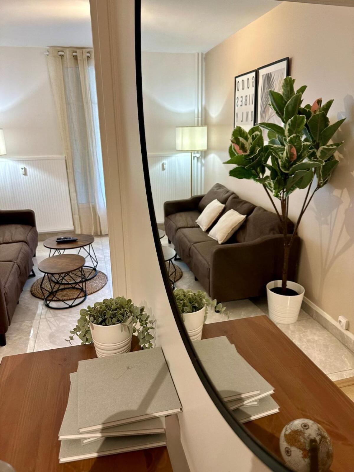 Au Coeur Du Quartier Taittinger Apartment Reims Luaran gambar